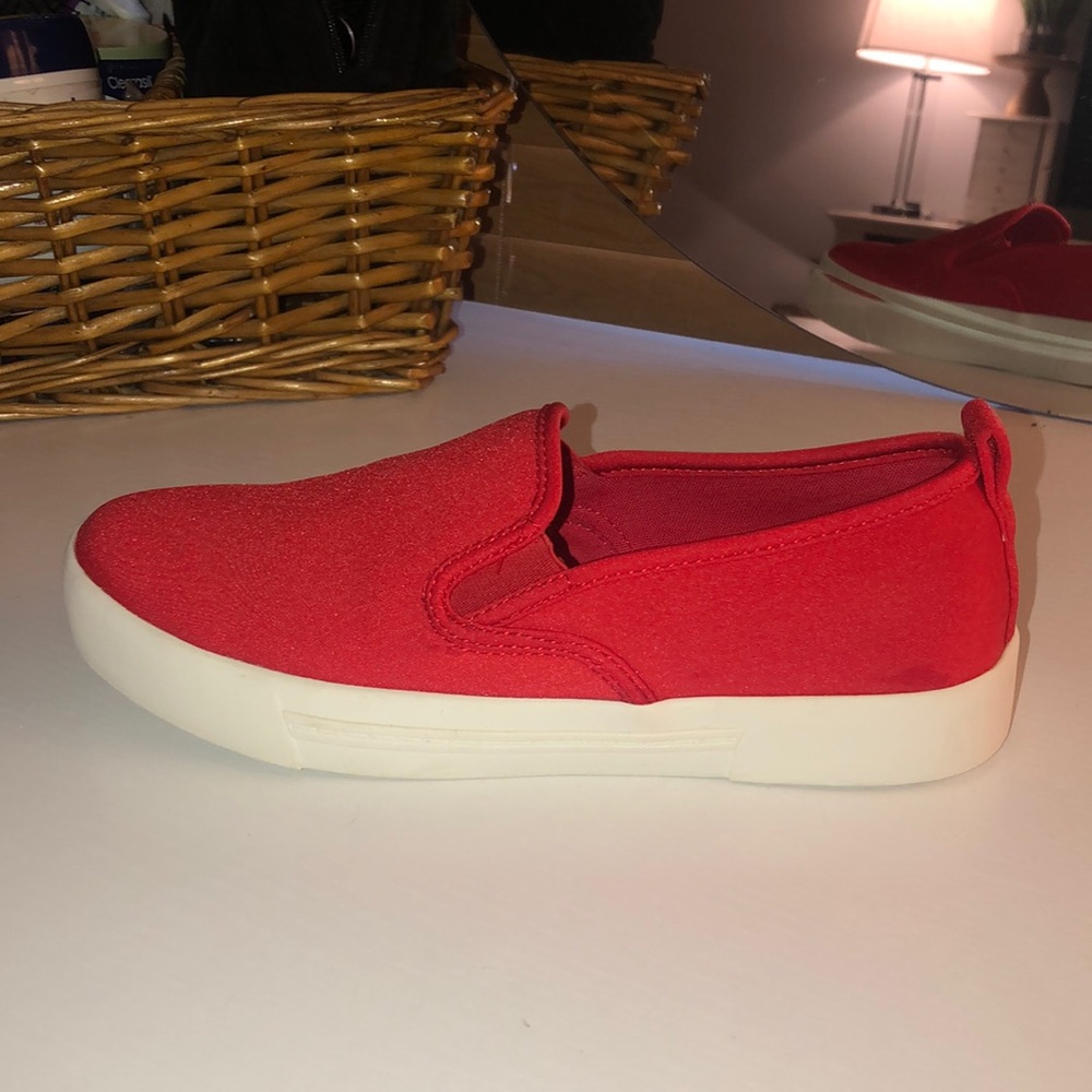 Red maceys low tops